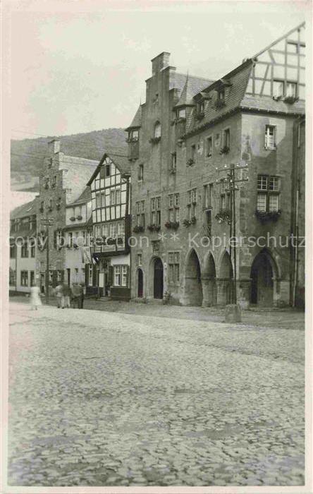 BERNKASTEL-KUES Berncastel Rheinland-Pfalz Motiv im Stadtzentrum Giebelhaeuser
