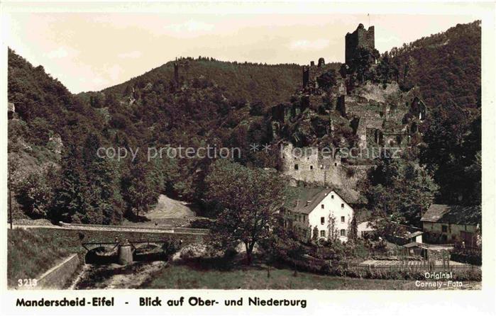 Manderscheid Eifel Blick auf Oberburg und Niederburg