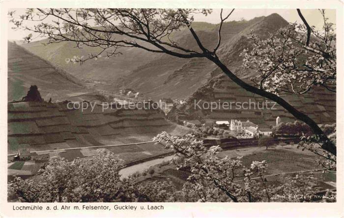 Lochmuehle Ahrtal Mayschoss Ahrweiler Rheinland-Pfalz Panorama Blick ins Tal Fel