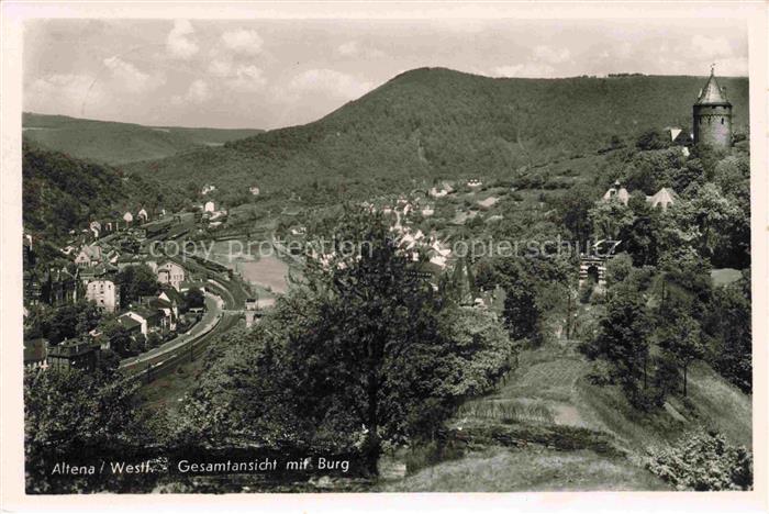 Altena Lenne Gesamtansicht mit Burg