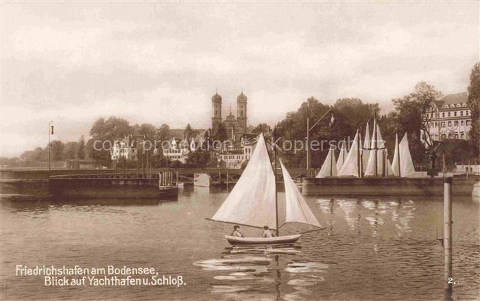 FRIEDRICHSHAFEN Bodensee Blick auf Yachthafen und Schloss Segelboot Trinks-Bildk