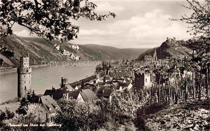 Oberwesel Rhein Rheinpartie mit Schoenburg