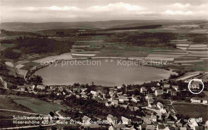 Schalkenmehren Maar Vulkaneifel Rheinland-Pfalz Fliegeraufnahme mit Gasthof Schm