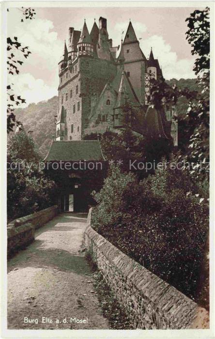 Burg Eltz Wierschem Mayen-Koblenz Rheinland-Pfalz Burgeingang