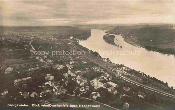 Koenigswinter Rhein Blick vom Drachenfels auf Rhein und Insel Nonnenwerth