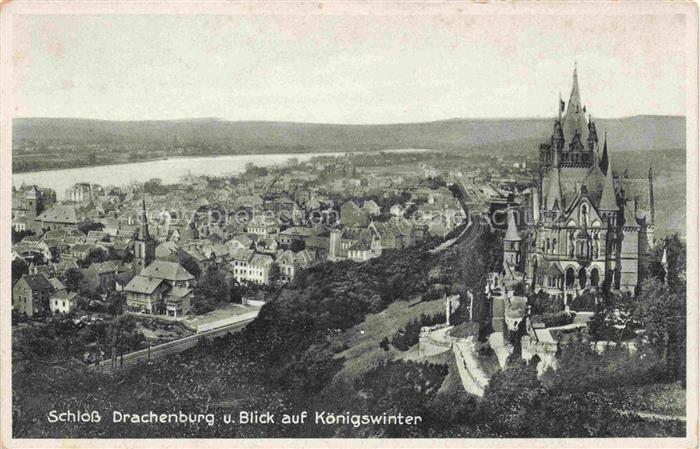 Koenigswinter Rhein mit Schloss Drachenburg