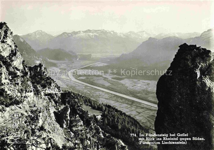 Gaflei Liechtenstein Im Fuerstensteig mit Blick ins Rheintal