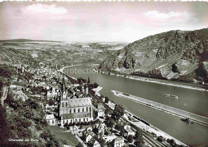 Oberwesel Rhein Panorama Blick ueber den Rhein