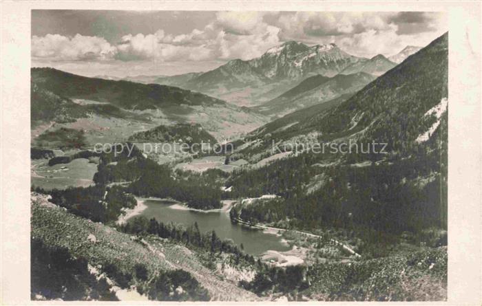 BERCHTESGADEN Bayern Blick von der Kalsalm auf den Hintersee und das Ramsauer Ta