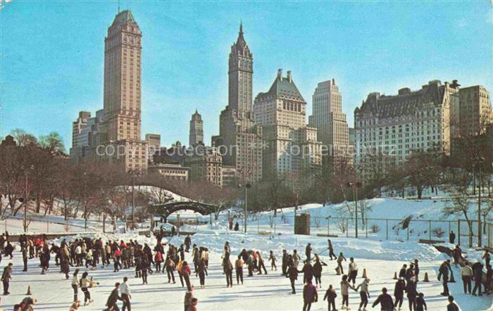NEW YORK City USA Winter in Central Park Skating