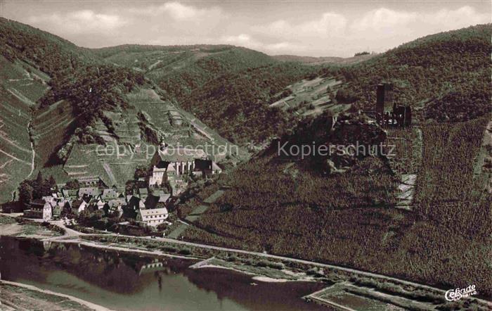 Beilstein Mosel Rheinland-Pfalz Panorama mit Burgruine Metternich und Karmeliten