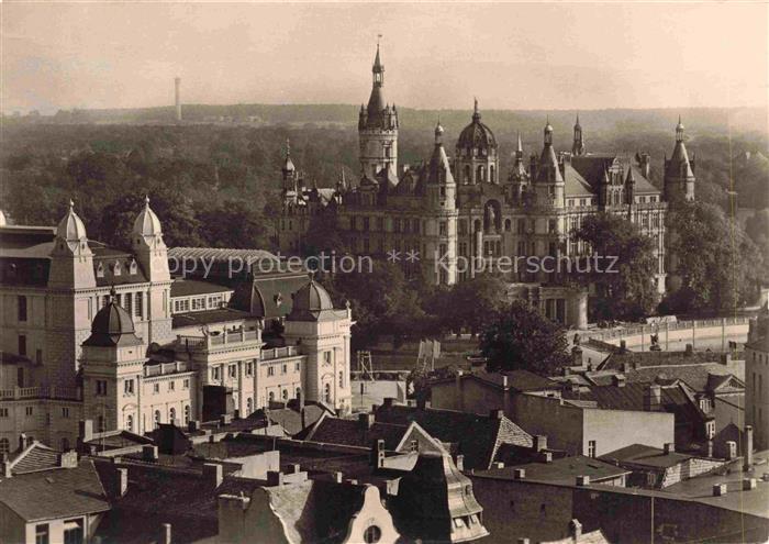 SCHWERIN  Mecklenburg Panorama Blick vom Dom auf Schloss und Staatstheater