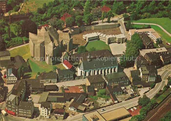 Neviges Velbert NRW Neue Wallfahrtskirche mit Pilgerzentrum Fliegeraufnahme