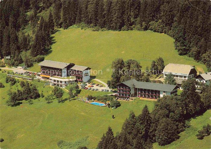 Berg Drautal Kaernten AT Ferienhotel Glocknerhof Fliegeraufnahme