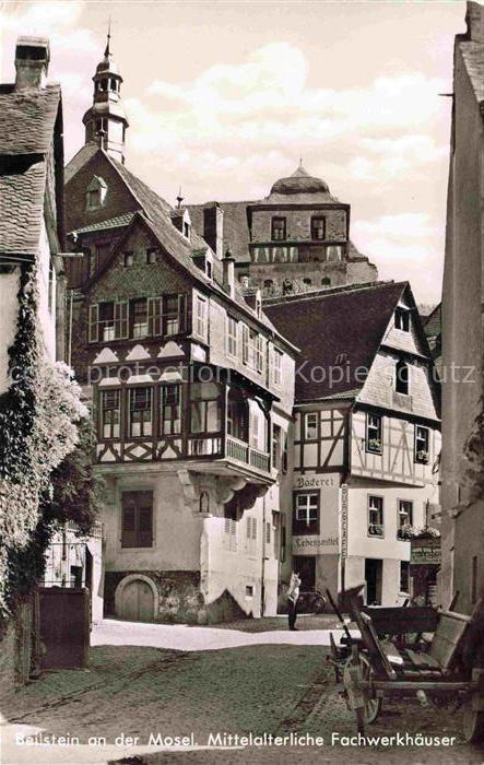 Beilstein Mosel Rheinland-Pfalz Altstadt Mittelalterliche Fachwerkhaeuser