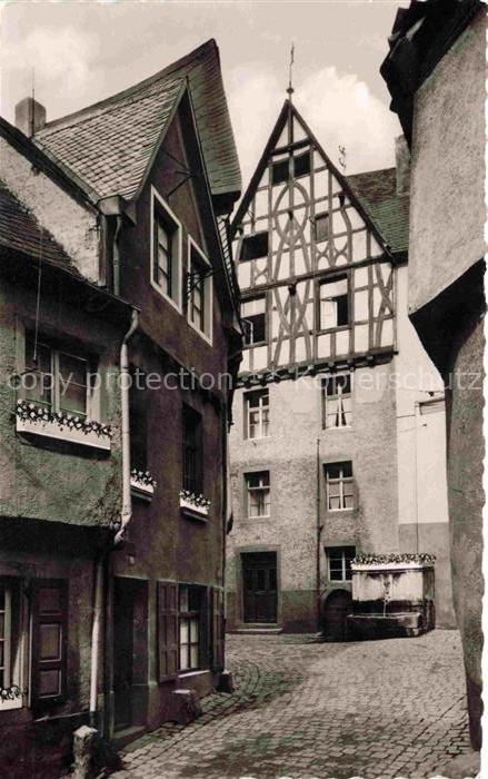 Klotten Mosel Cochem-Zell Rheinland-Pfalz Alter Brunnen Altstadt Fachwerkhaeuser