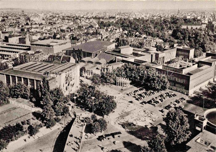 DuessELDORF  CITY Blick auf die Ausstellungshallen Messegelaende