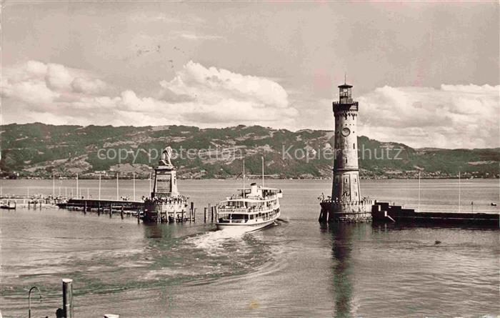Dampfer Binnenschifffahrt Lindau Bodensee Hafenausfahrt Leuchtturm