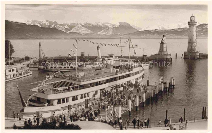 Dampfer Binnenschifffahrt Lindau Bodensee Hafen Leuchtturm