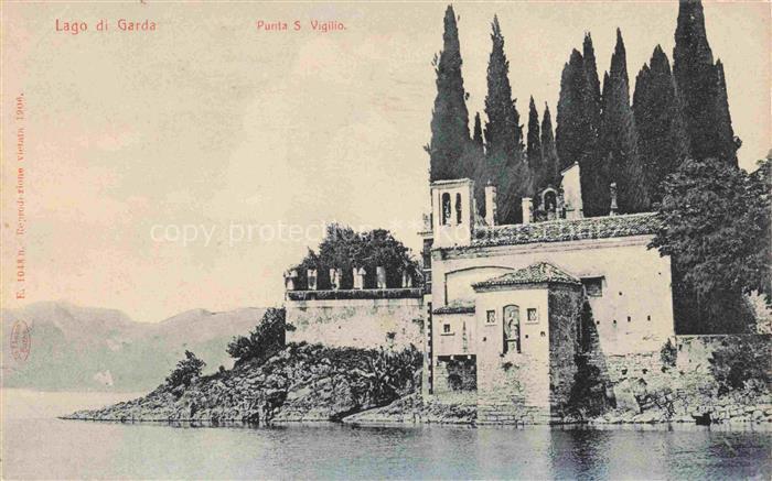 Punta San Vigilio Lago di Garda IT Ansicht vom See aus