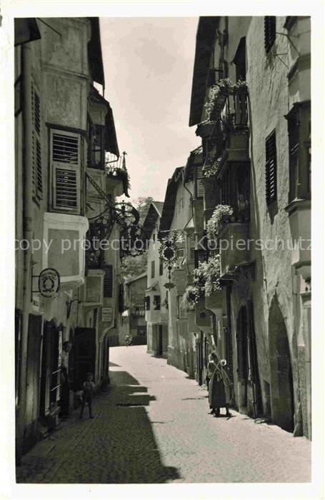 Klausen Chiusa Eisacktal Bolzano Suedtirol IT Gasse Altstadt