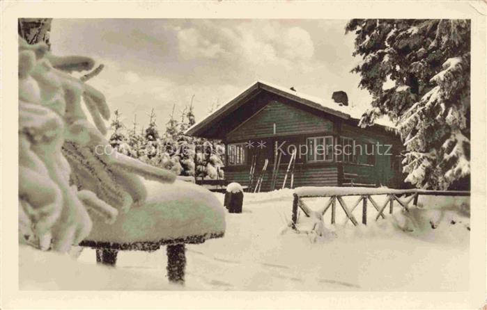 Ilmenau  Thueringen Bobhuette auf dem Lindenberg im Winterzauber