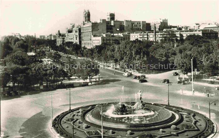 MADRID  ES Vista parcial y Fuente de Neptuno