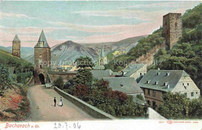Bacharach Rheinland-Pfalz Teilansicht mit Burgruine Stadtmauer