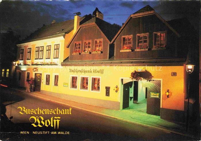 Neustift am Walde Wien AT Buschenschank Wolff Nachtaufnahme