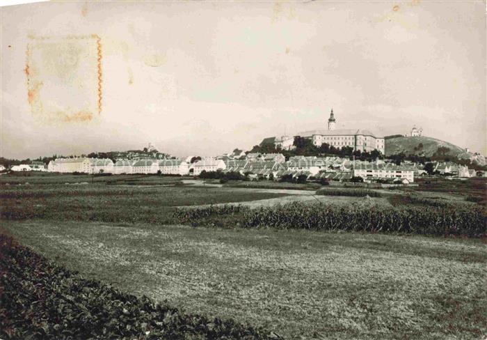 Mikulov Nikolsburg Suedmaehren Breclav CZ Panorama Blick zum Schloss