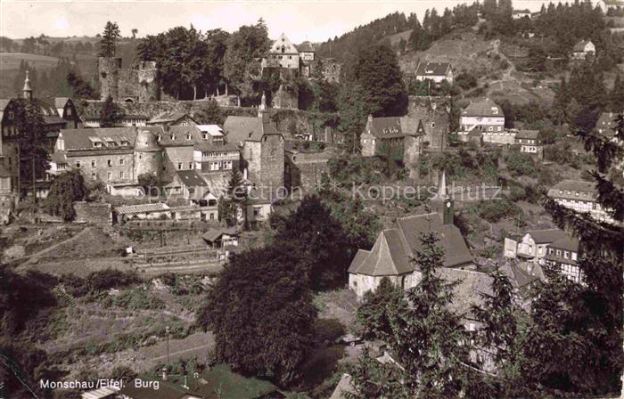 Monschau Montjoie NRW Teilansicht mit Blick zur Burg