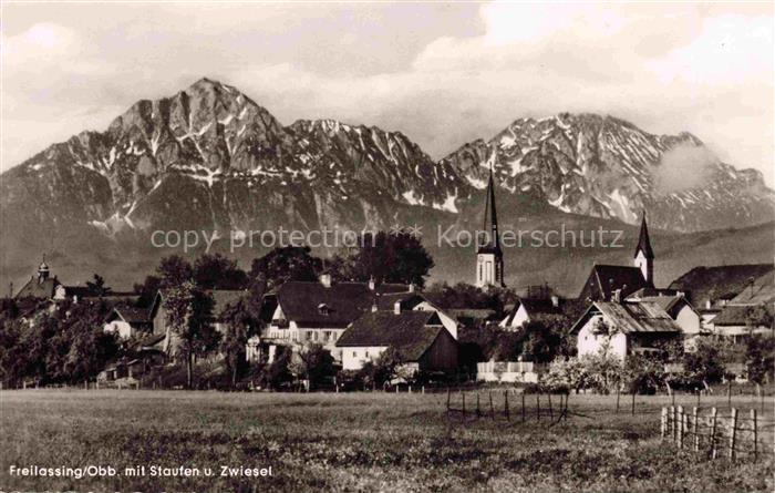 Freilassing Berchtesgadener Land Bayern Ortsansicht mit Kirche Blick gegen Stauf