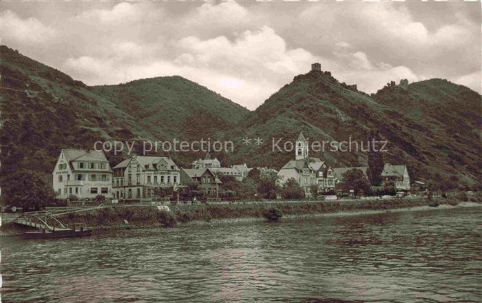 Bornhofen Kamp Rhein Rheinland-Pfalz mit Blick auf die feindlichen Brueder Ruine