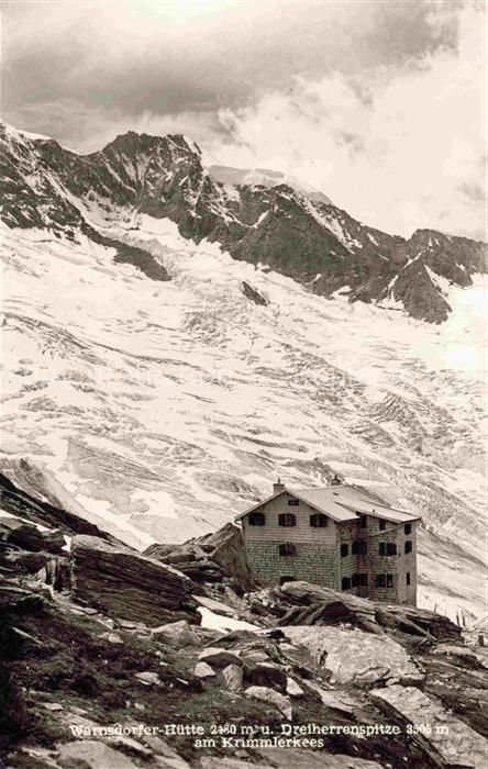 Warnsdorferhuette 2450m Krimml AT mit Dreiherrenspitze am Krimmlerkees