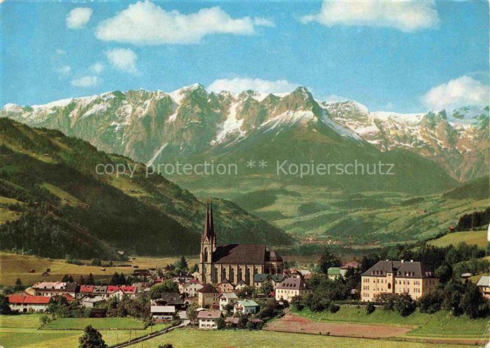 St Johann  Pongau AT Panorama mit Kirche und Tennengebirge