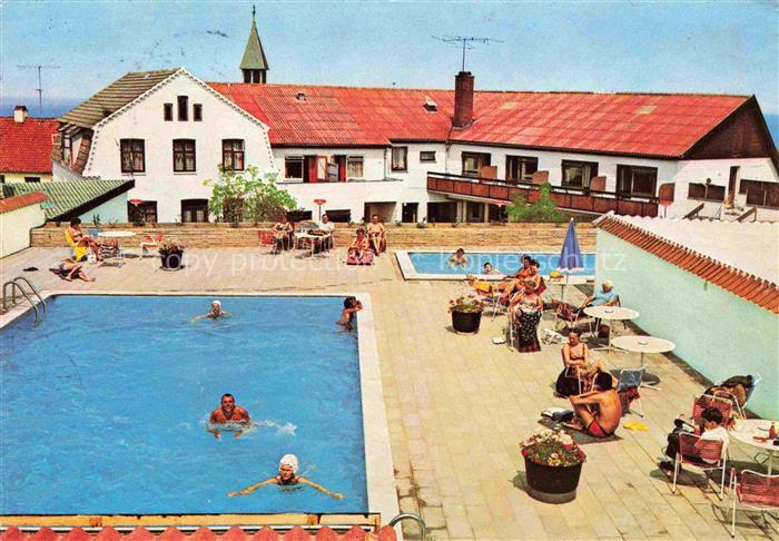 Gudhjem BORNHOLM DK Hotel Casa Blanca Terrasse med swimmingpool