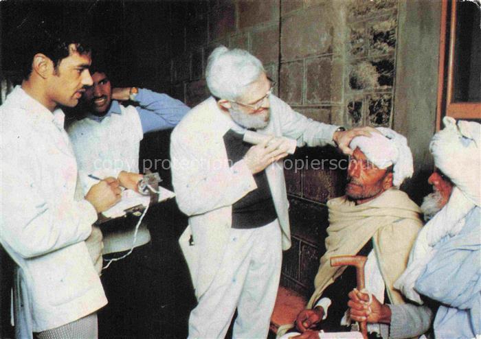 Taxila Pakistan Voruntersuchung fuer Graue Star OP in der CBM Augenklinik