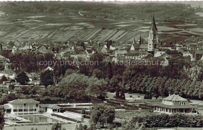 BAD NEUENAHR-AHRWEILER Gartenschwimmbad und Terrasse