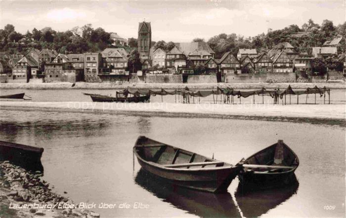 Lauenburg Elbe Schleswig-Holstein Blick ueber die Elbe
