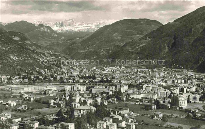 Bozen  BOLZANO Suedtirol IT Panorama mit Rosengarten
