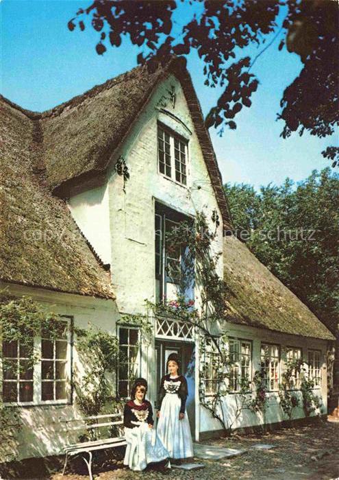 FoeHR Nordseeinsel Schleswig-Holstein Friesenhaus Junge Friesinnen