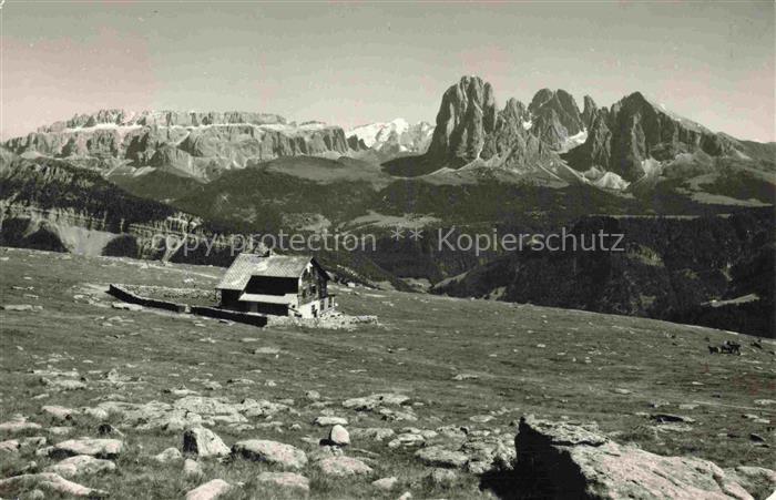 Rifugio Resciesa 2200m Raschoetzhuette Bolzano IT Gruppe Selia