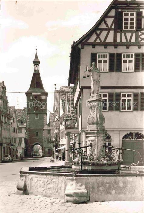 Winnenden Marktbrunnen mit Schwaikheimer Turm
