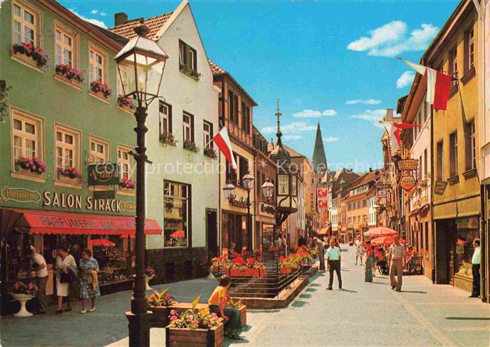 Ahrweiler BAD NEUENAHR-AHRWEILER Fussgaengerzone Niederhutstrasse Pfarrkirche