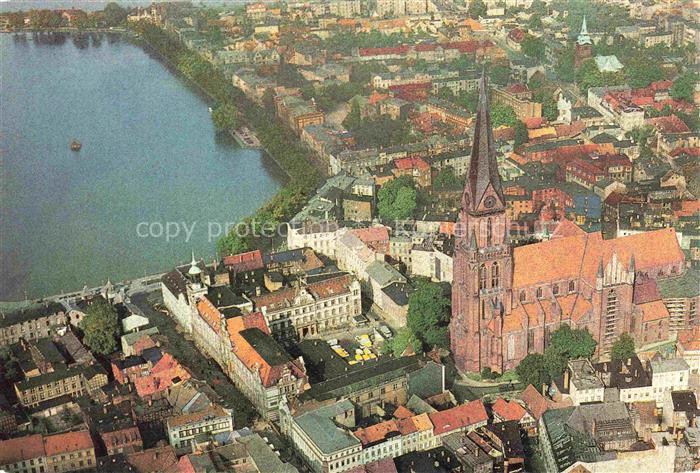 SCHWERIN  Mecklenburg Fliegeraufnahme mit Kirche