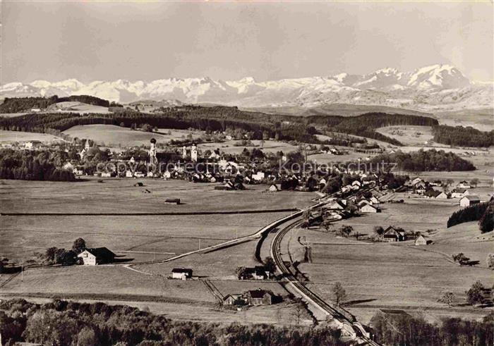 Isny Allgaeu Bayern Gesamtansicht mit Alpenpanorama