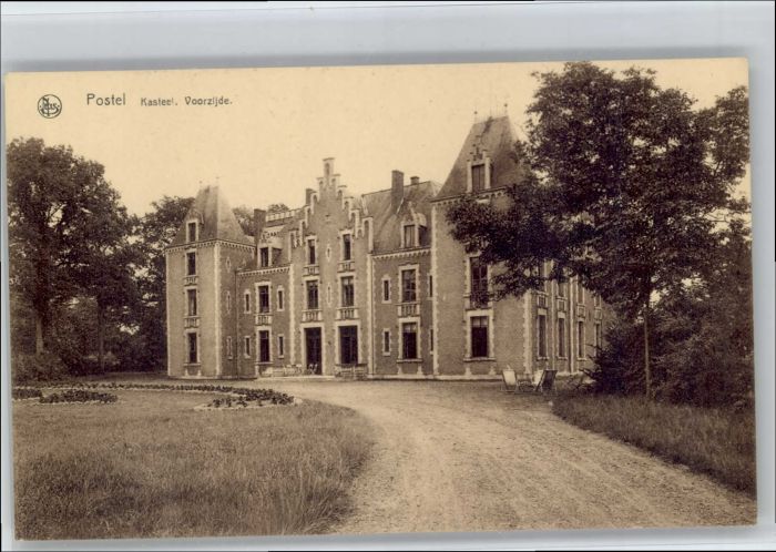 Postel Kasteel Voorzijde
