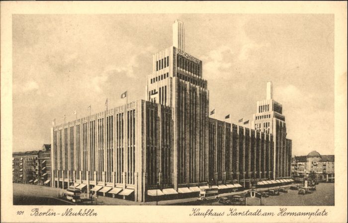 Berlin Neukoelln Kaufhaus Karstadt Hermannsplatz