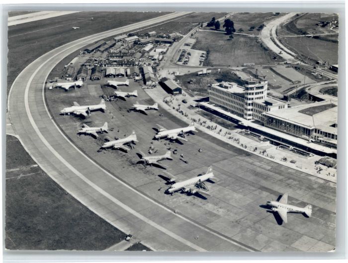 Zuerich lughof Kloten Fliegeraufnahme