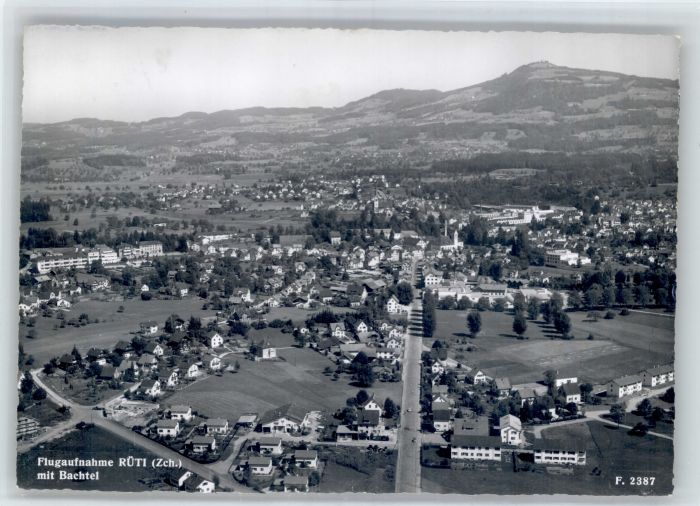 Rueti ZH Fliegeraufnahme Bachtel